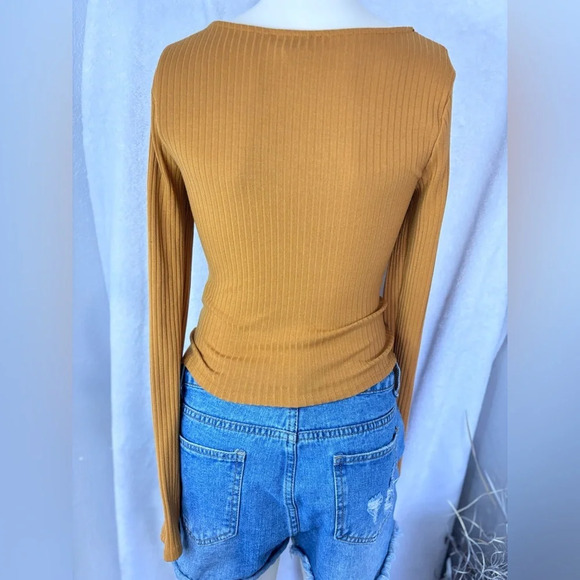 Forever 21 Ribbed Top Ruched Front Long Sleeve V Neck Shirt Large - Picture 4 of 4